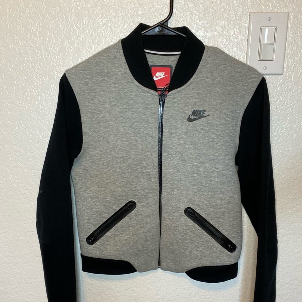 NIKE TECH FLEECE BOMBER JACKET